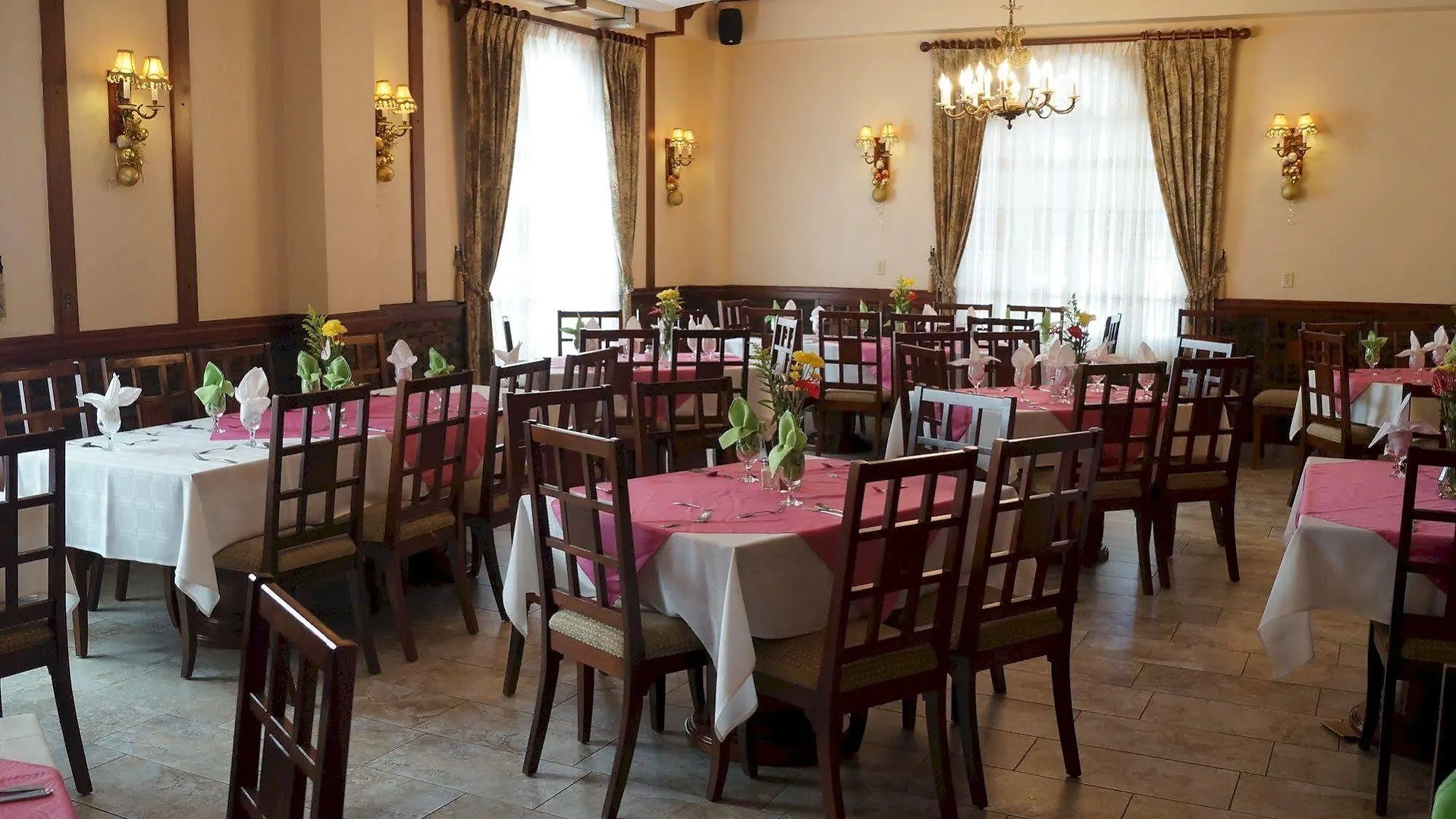 Hotel Four Seasons Kingston