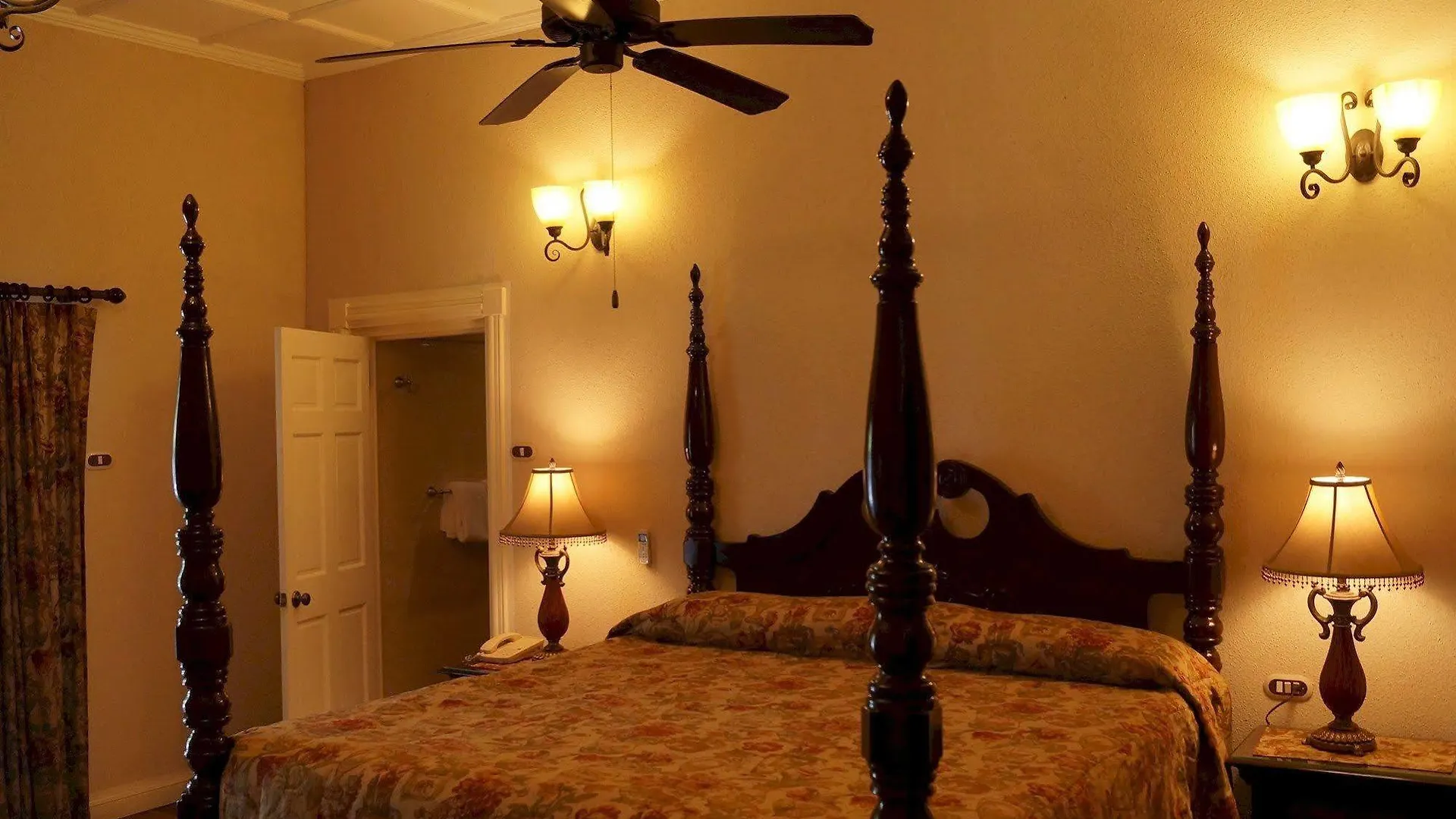 Hotel Four Seasons Kingston