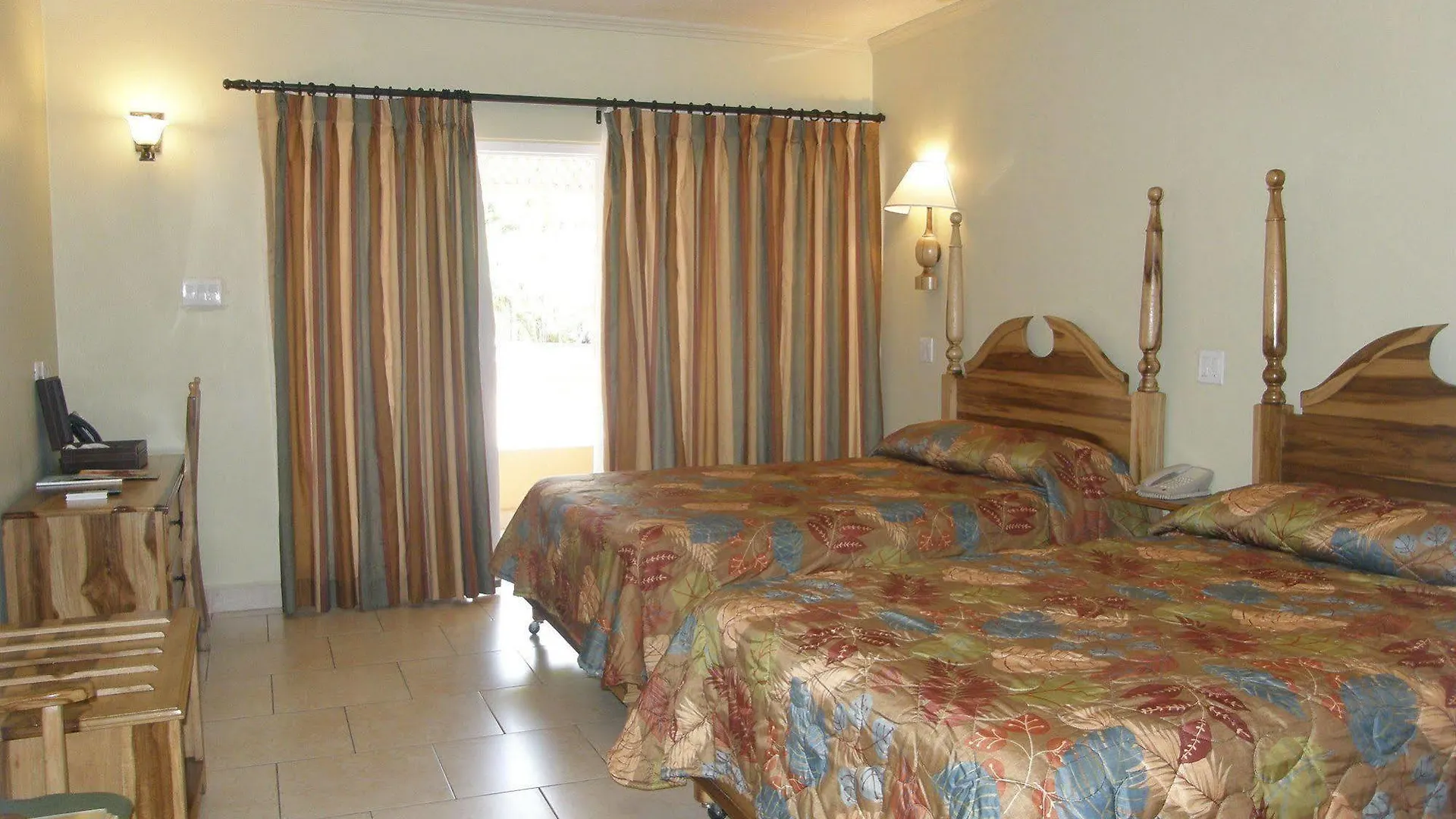Hotel Four Seasons Kingston